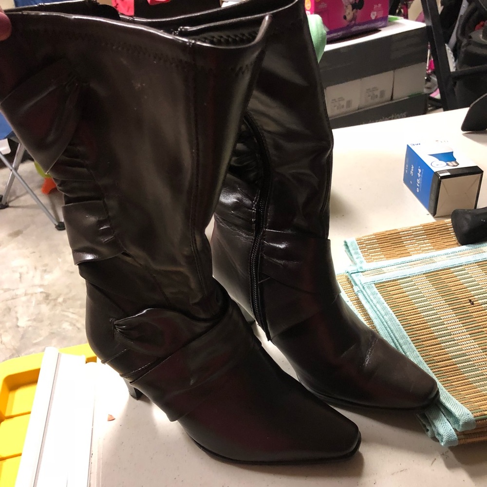 Size 7 brown boots